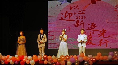 晚会2.jpg 晚会2.jpg